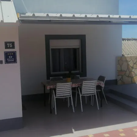 Vinko In Rural Area Of For 5 Persons Nyaraló Pirovac