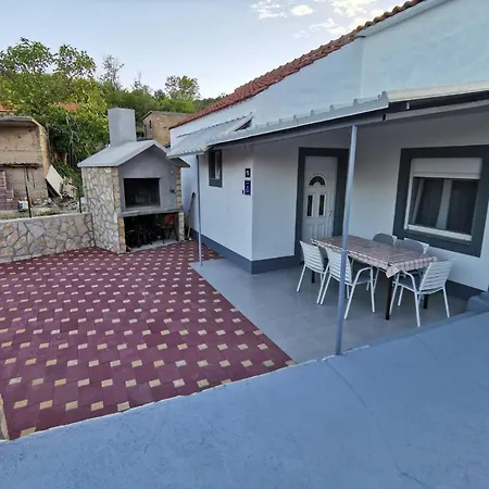 Vinko In Rural Area Of For 5 Persons Hébergement de vacances *