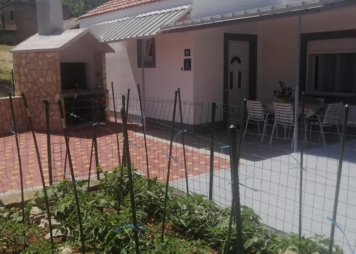 Nyaraló Vinko In Rural Area Of For 5 Persons Pirovac