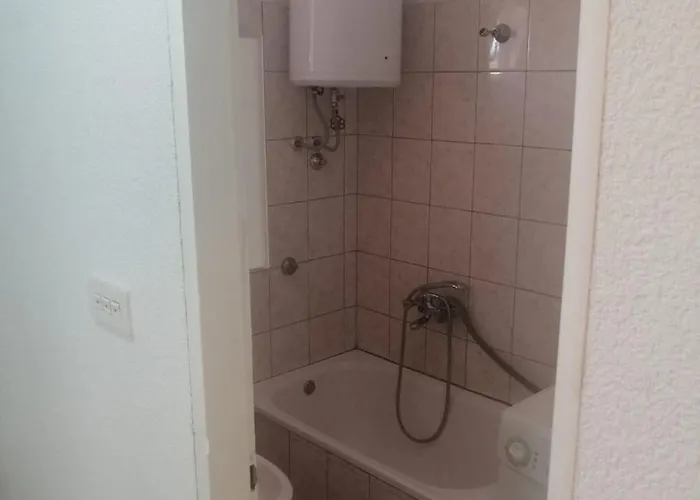 Vakantiehuis Vinko In Rural Area Of For 5 Persons Pirovac