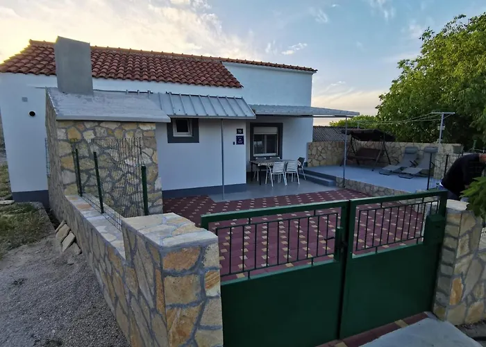 Vinko In Rural Area Of For 5 Persons Vakantiehuis *